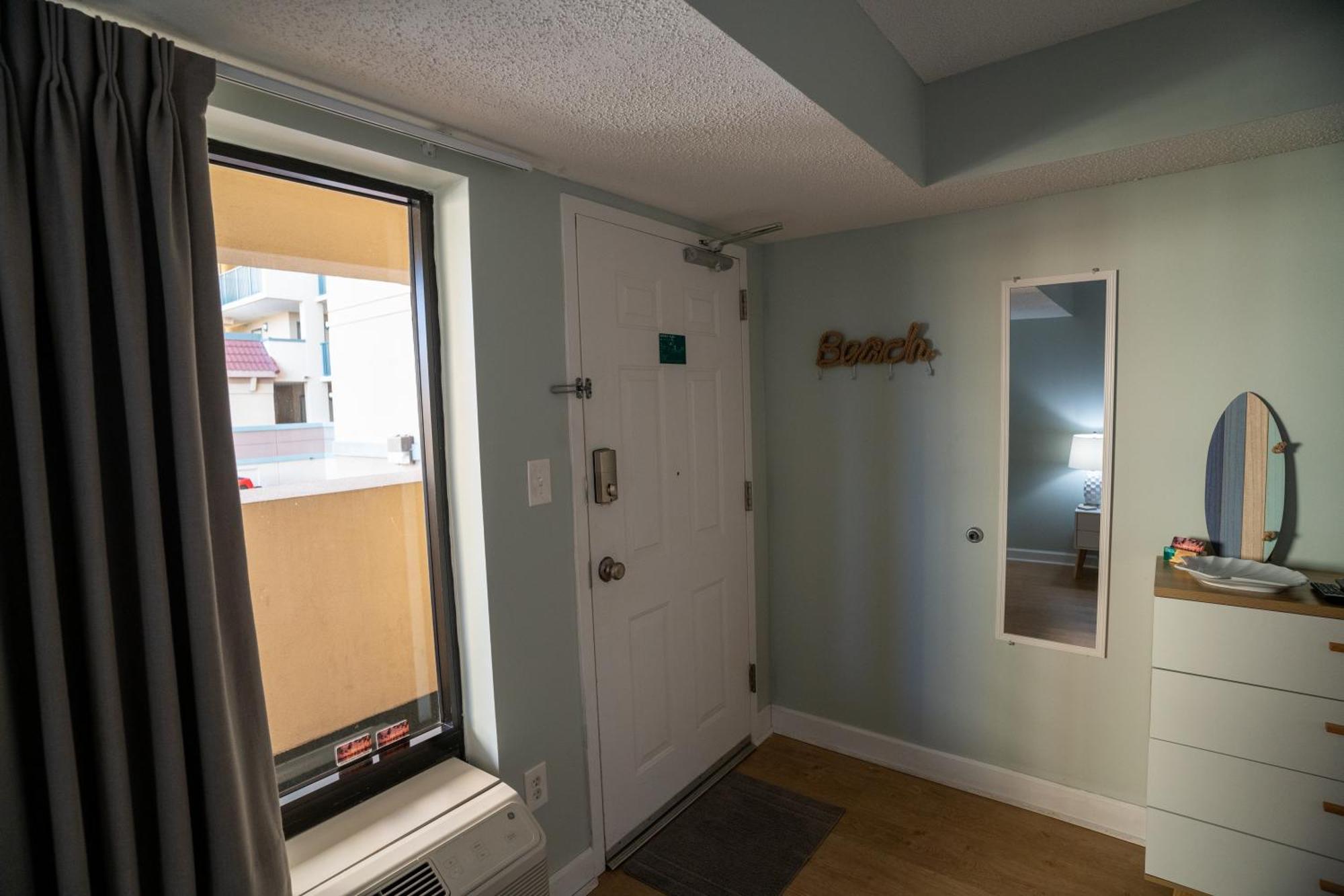Oceanview Condo With Pool, Hot Tub, Balcony, Right On The Beach Μιρτλ Μπιτς Εξωτερικό φωτογραφία